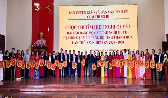 Tăng cường giáo dục chính trị, tư tưởng, đạo đức cho cán bộ, đảng viên