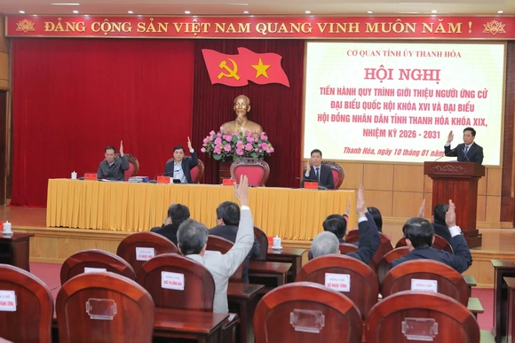 Giới thiệu đồng chí Nguyễn Doãn Anh, Ủy viên Trung ương Đảng, Bí thư Tỉnh ủy ứng cử đại biểu Quốc hội khóa XVI