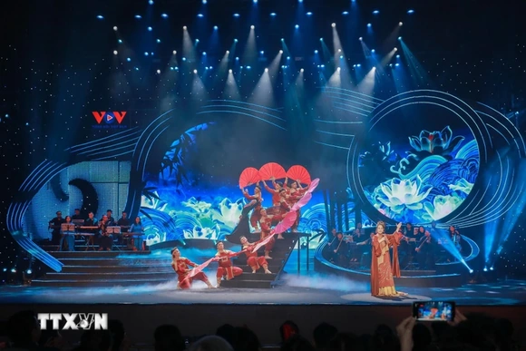 Khẳng định niềm tin son sắt với Đảng qua ngôn ngữ văn hóa nghệ thuật