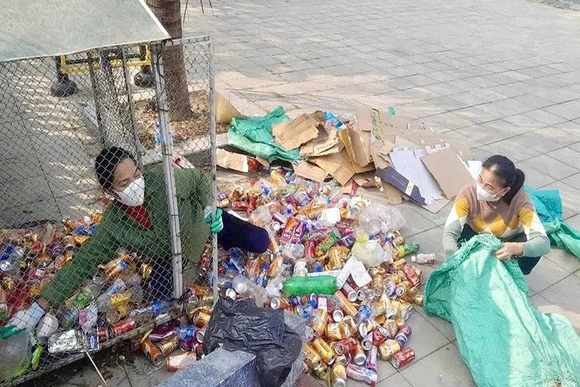 Phụ nữ phường Đông Quang&nbsp;“Biến rác thải nhựa thành tiền”