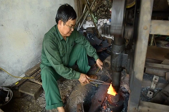 Lửa&nbsp; rèn&nbsp; cuối&nbsp; năm