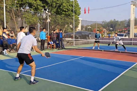 Xã Định Tân: Thi đấu pickleball chào mừng Đại hội Đảng toàn quốc lần thứ XIV