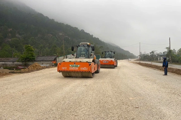 Tăng tốc triển khai Nghị quyết 66.4 cho các dự án cấp bách