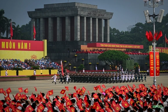 Lực lượng vũ trang hiện đại hóa đi đôi với giữ vững bản chất cách mạng