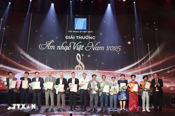 Tôn vinh các nhạc sỹ, nghệ sỹ có nhiều đóng góp cho âm nhạc Việt Nam