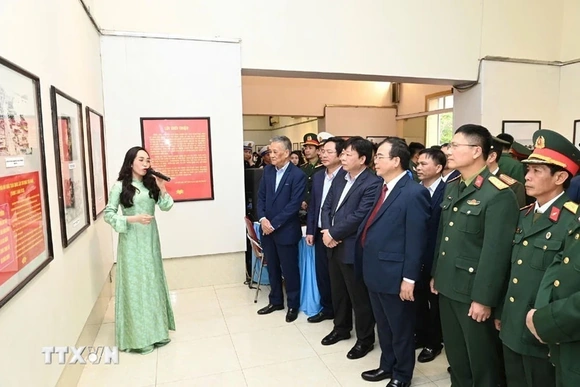 Đại hội XIV của Đảng: Triển lãm ảnh Đảng Cộng sản Việt Nam qua các kỳ Đại hội