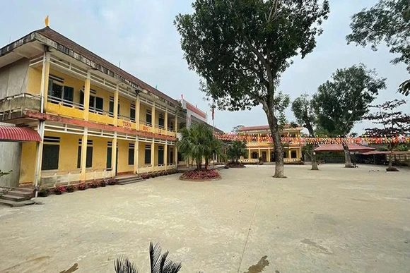 Đảm bảo an toàn cho&nbsp;ngôi trường bên ngoài đê