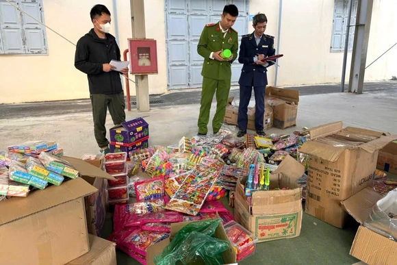 Tạm giữ hơn 3.000 sản phẩm không rõ nguồn gốc