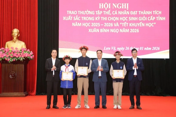 Xã Lưu Vệ khen thưởng học sinh giỏi cấp tỉnh và tổ chức Tết Khuyến học xuân Bính Ngọ 2026