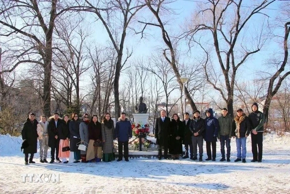 Cộng đồng người Việt tại vùng Viễn Đông hướng về quê hương, đất nước