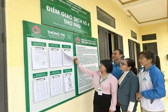 Gửi tiền tiết kiệm chung tay&nbsp;vì người nghèo