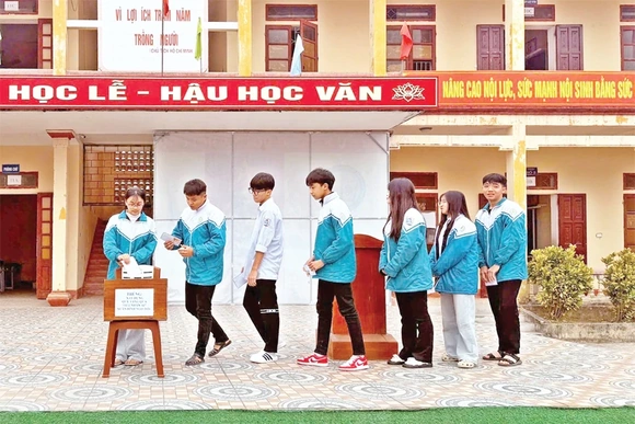 Chăm lo tết cho trẻ em nghèo