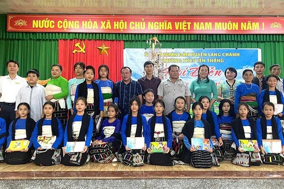 Âm thầm giữ “hồn” văn hóa dân tộc Thái