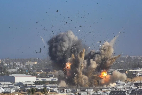 Gaza rung chuyển vì không kích, hơn 30 người thiệt mạng