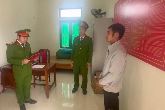 Khởi tố vụ án, bắt tạm giam đối tượng gây rối trật tự công cộng