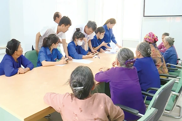 Khi chính quyền số đồng hành cùng người yếu thế