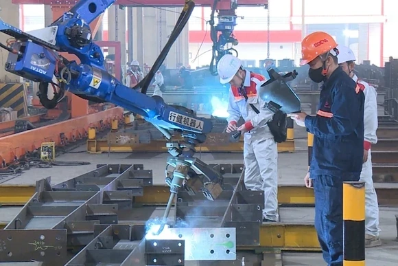 Tăng tốc sản xuất, tạo đà cho tăng trưởng năm 2026