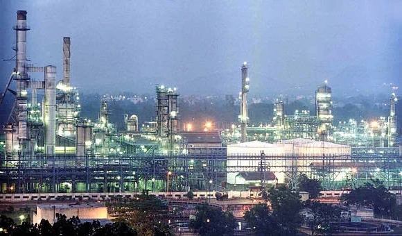 Giá rẻ thắng thế, sức ép hóa không?