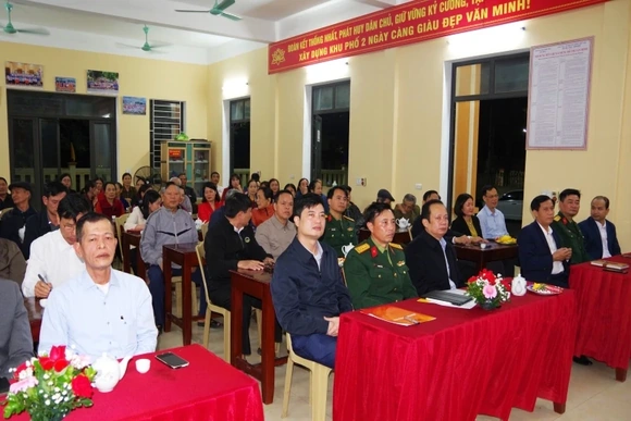 Lấy ý kiến nhận xét và tín nhiệm cử tri nơi cư trú đối với Chính uỷ Bộ CHQS tỉnh