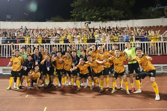 HLV CLB Thanh Hoá: “Bóng đá là của nhân dân, làm người hâm mộ hạnh phúc là điều ý nghĩa nhất”