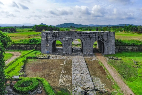 Miễn phí tham quan Di sản Thành Nhà Hồ và Di tích quốc gia đặc biệt Lam Kinh dịp Xuân Bính Ngọ 2026