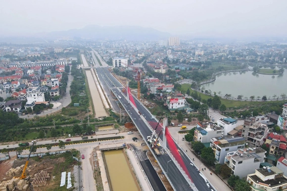 Đảm bảo an toàn giao thông sau thông xe kỹ thuật cầu vượt đường sắt trên QL45 tại Thanh Hóa