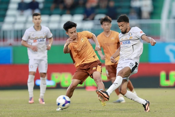 CLB Đà Nẵng đối mặt nguy cơ xuống hạng; Cuộc đua vô địch và Top 4 Ngoại hạng Anh rực lửa sau vòng 26