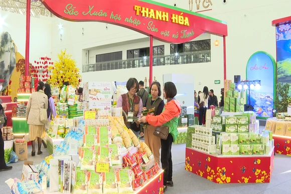 Tỉnh Thanh Hóa được vinh danh đơn vị đóng góp đặc biệt cho thành công Hội chợ Mùa Xuân