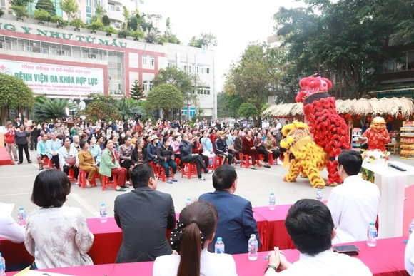 Hội chợ Xuân 2026 “Xuân ấm áp - Kết nối yêu thương” tan tỏa tinh thần nhân ái cộng đồng