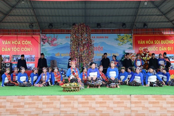 Người dân nô nức trẩy hội Sết Boóc Mạy năm 2026