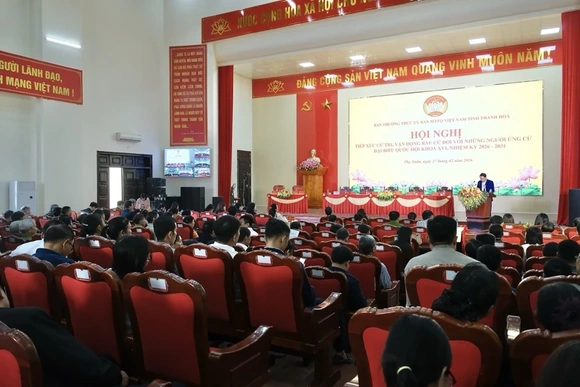 Các ứng cử viên ĐBQH khóa XVI tiếp xúc cử tri, vận động bầu cử tại đơn vị bầu cử số 5