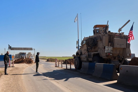 Mỹ rút quân và thiết bị khỏi căn cứ trọng yếu ở đông bắc Syria