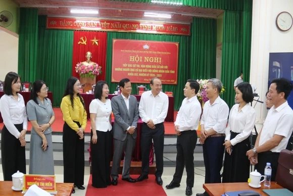 Các ứng cử viên đại biểu HĐND tỉnh tiếp xúc cử tri, vận động bầu cử tại đơn vị bầu cử số 26