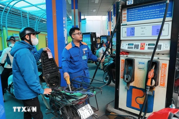 Thực hiện các giải pháp bảo đảm nguồn cung xăng dầu cho thị trường trong nước