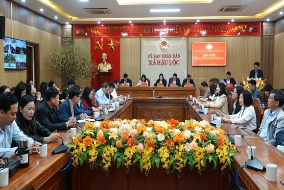 Ứng cử viên đại biểu HĐND tỉnh tiếp xúc cử tri tại đơn vị bầu cử số 20