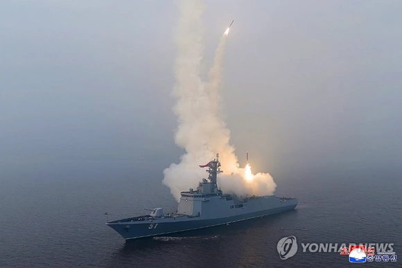 Triều Tiên phóng thử tên lửa hành trình từ tàu khu trục mới