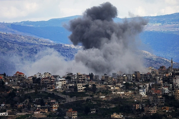 Xung đột Trung Đông: Chiến dịch quân sự tại Iran bước sang giai đoạn 2, Tel Aviv rung chuyển vì tên lửa