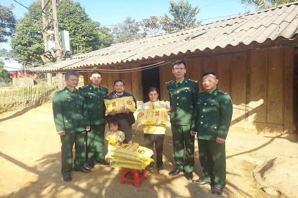 Quân dân đồng hành nơi biên giới