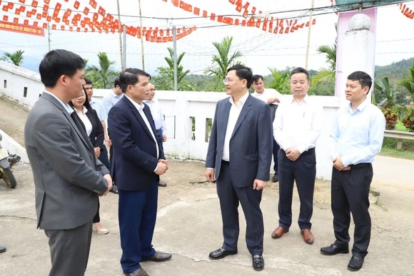 Quan tâm hỗ trợ, tạo điều kiện để thành viên các Tổ bầu cử hoàn thành nhiệm vụ được giao