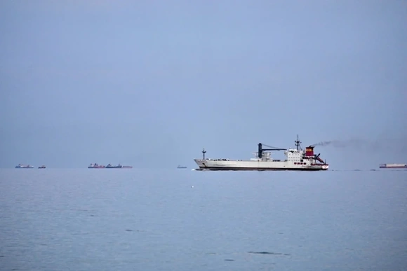 Iran sẽ cho phép tàu chở dầu đi qua eo biển Hormuz nếu giao dịch bằng  đồng nhân dân tệ