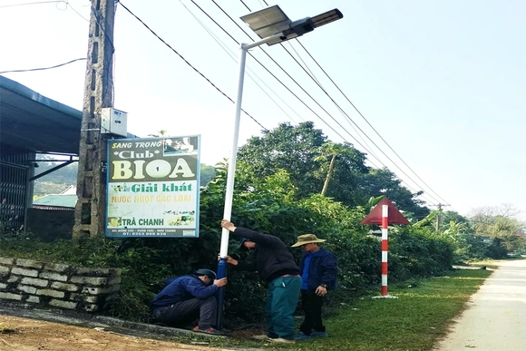 Thắp sáng đường quê