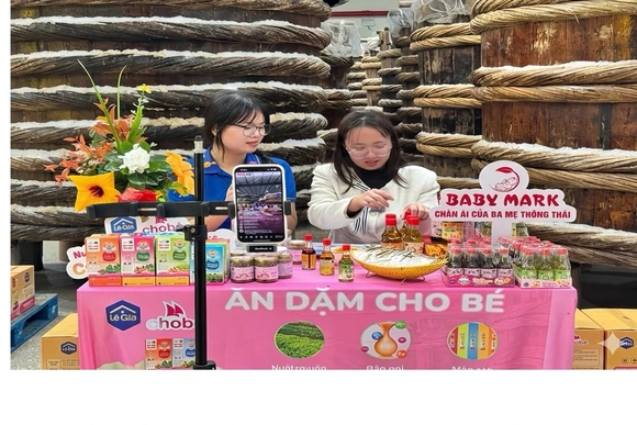 Các làng nghề truyền thống&nbsp;tìm đầu ra qua kênh số