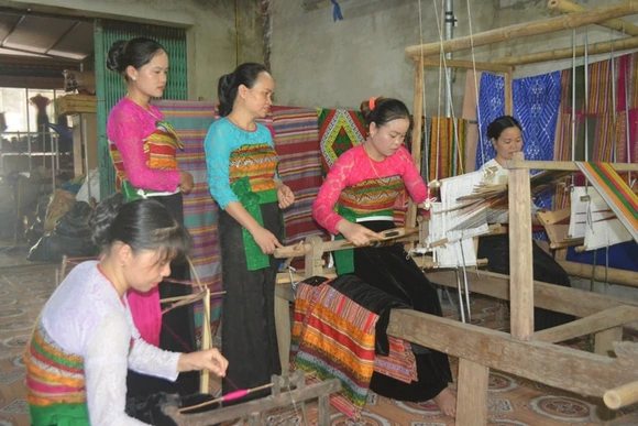 Phụ nữ vùng cao lan tỏa&nbsp;bản sắc văn hóa dân tộc