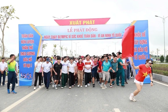 Xã Thiệu Hóa hưởng ứng Ngày chạy Olympic vì sức khỏe toàn dân