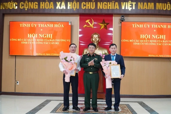 Công bố các Quyết định của Ban Thường vụ Tỉnh ủy về công tác cán bộ