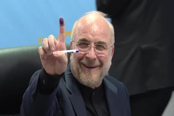 Iran cảnh báo eo biển Hormuz “sẽ không còn như trước”