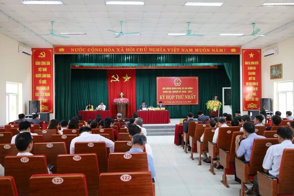 Kỳ họp thứ nhất HĐND xã An Nông khóa XIX