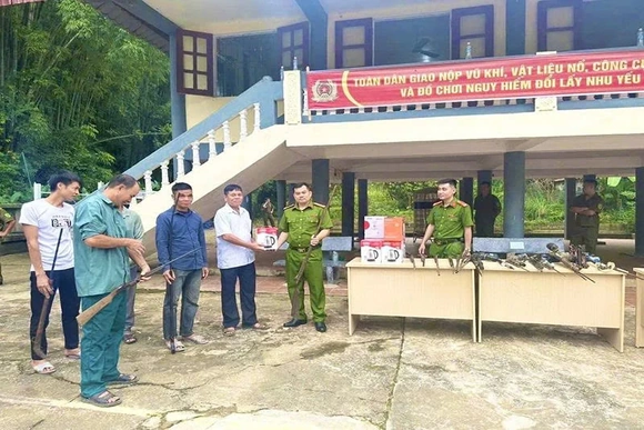 Xây “lũy thép” an ninh từ sức mạnh lòng dân