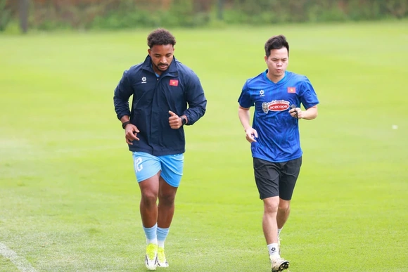 Xuân Son chạy đua với thời gian để hồi phục chấn thương; MU nhận tin xấu từ Mbeumo và Sesko