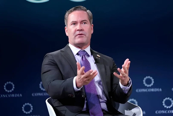 Mỹ không loại trừ khả năng tấn công cơ sở hạt nhân Iran, Tehran cảnh báo eo biển Hormuz có thể bị đóng hoàn toàn